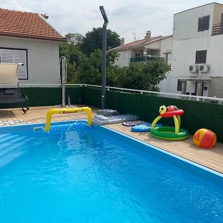 Kuca Za Odmor Amigo Feriehus *