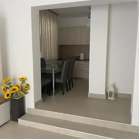 Kuca Za Odmor Amigo Feriehus *