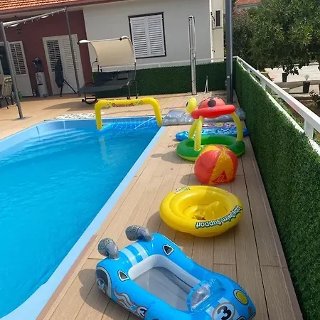 Feriehus Kuca Za Odmor Amigo Sveti Filip i Jakov
